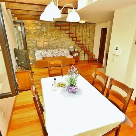 ヴィラ Niko マカルスカ